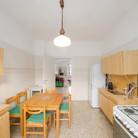 Apartament Stunning In A Near The *